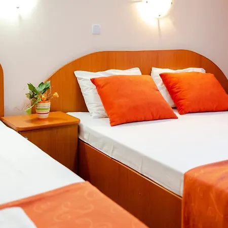 Giulia - Locatie Centrala 3* Eforie Nord