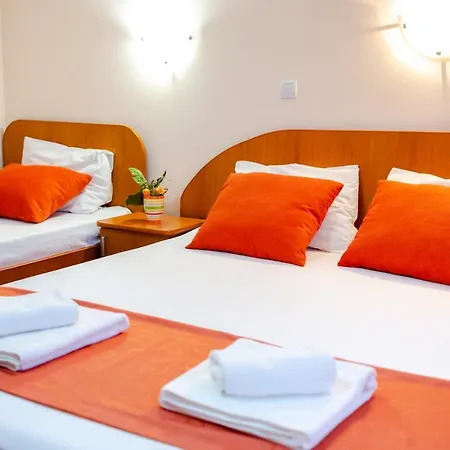 Giulia - Locatie Centrala Eforie Nord